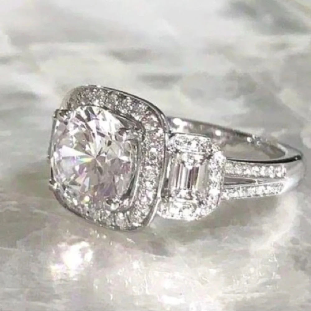 Simon G Halo Engagement Setting in 18k white gold. Great price! Gorgeous! Sz 7 - Picture 6 of 9